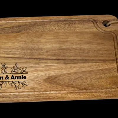 houten snijplank met gravure real men play with fire, BBQ serveerplank hout 33x23 cm, cadeau voor grillmaster of barbecue liefhebber