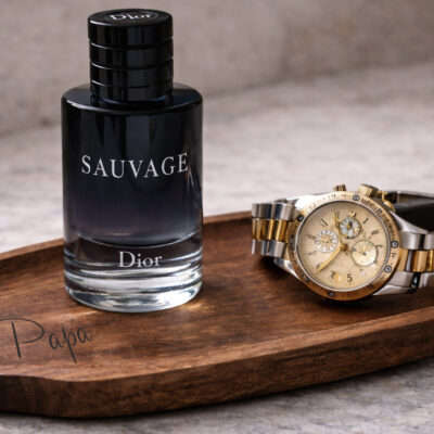 Houten schaaltje met horloge en parfum, stijlvol opbergschaaltje voor dagelijkse spullen