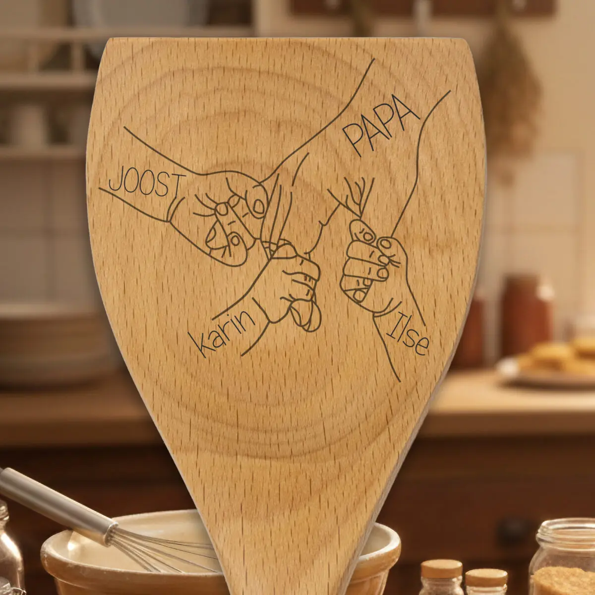 Houten opschep- en roerlepel met kindernamen voor papa. Ambachtelijk gegraveerd. Uniek cadeau voor papa