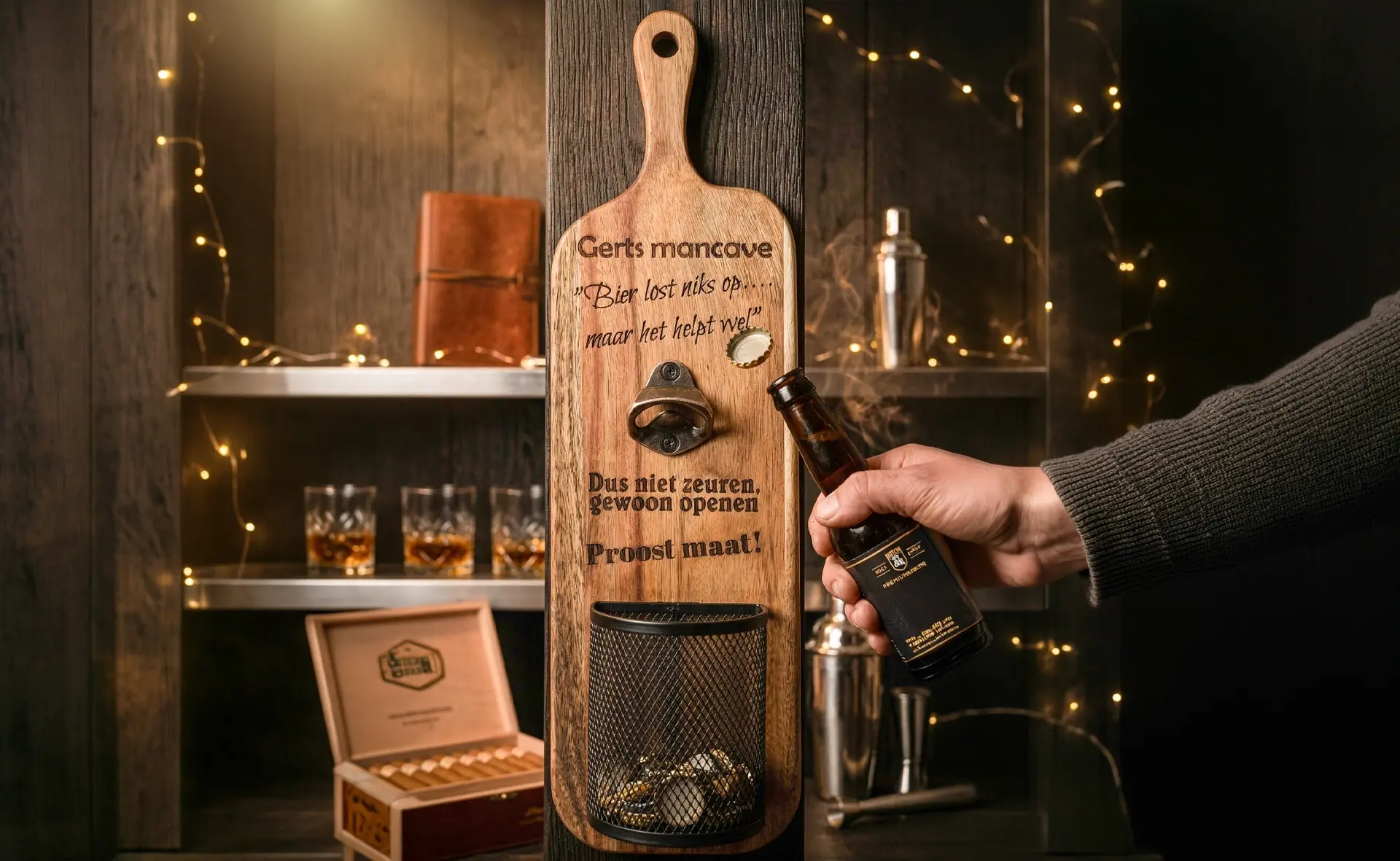 Elite wand bieropener van Acaciahout en opvangmandje van de Meesterbrander. Met gratis gravering